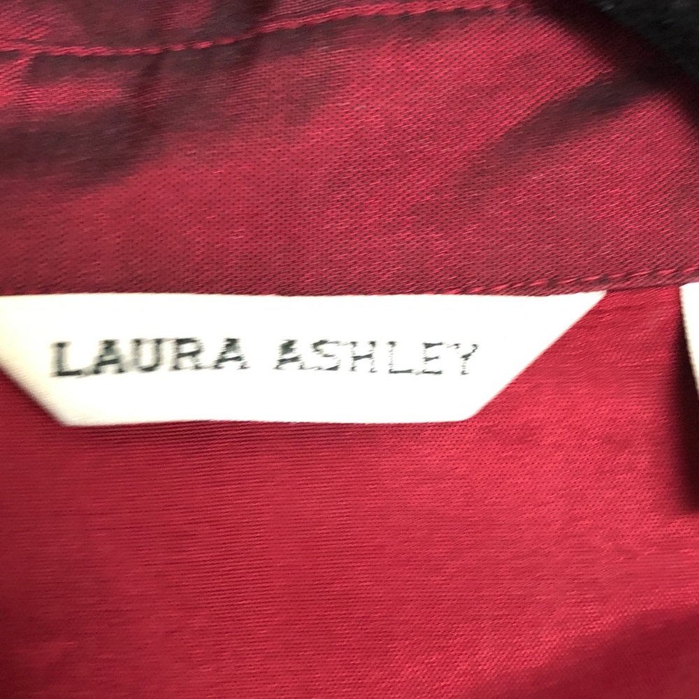Laura Ashley Elegant Red and Black Fabric - Picture 2 of 12